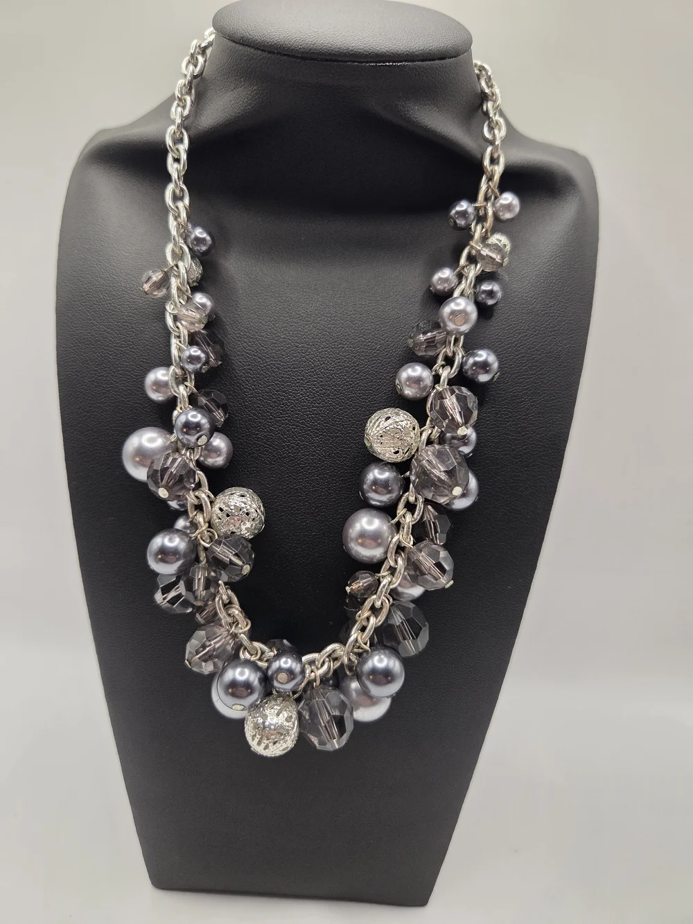 1570. Vintage Premier Design Cluster Necklace